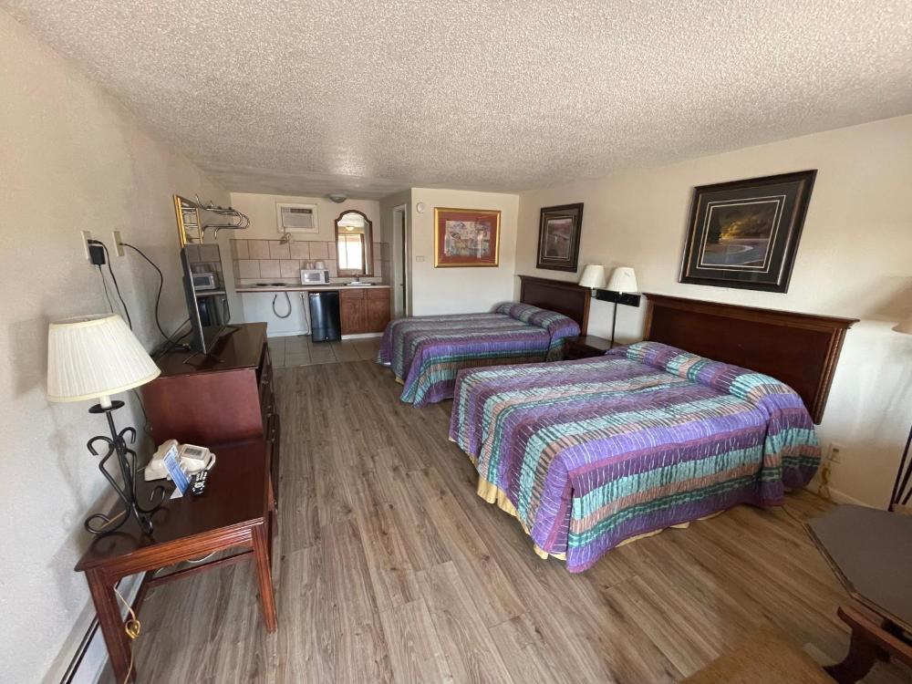 Standard Double Room with Shared Bathroom interior